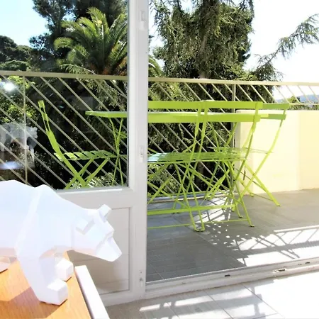 La Cigale Sanaryenne Classe 4 Etoiles Face A Un Jardin Mediterraneen Apartamento *